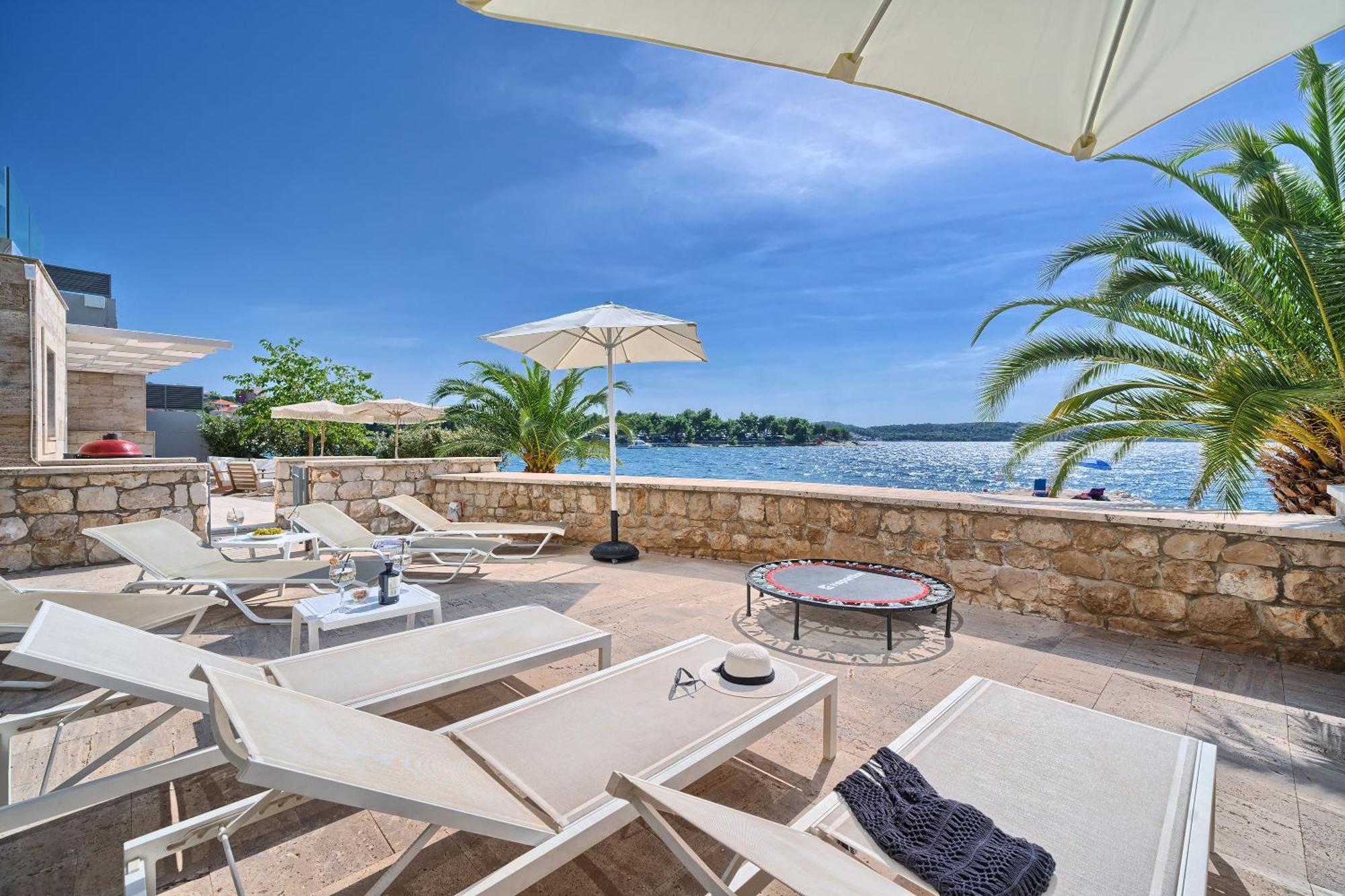 Livingstone Beach House โตรกีร์ ภายนอก รูปภาพ